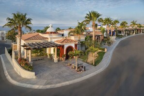 Exterior - Relax & Recharge in Your 3BR Condo with Private Pool (Cabo San Lucas)