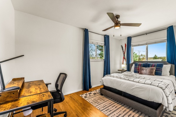 4 Schlafzimmer, Schreibtisch, Bügeleisen/Bügelbrett, Reisekinderbett