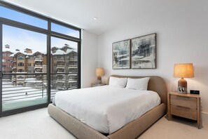 3 slaapkamers, een strijkplank/strijkijzer, wifi, beddengoed