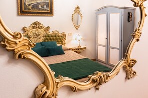 2 chambres, bureau, fer et planche à repasser, lit parapluie