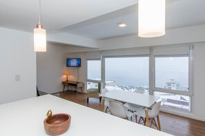 高级公寓 (Turek 3D) | 起居区 | 电视