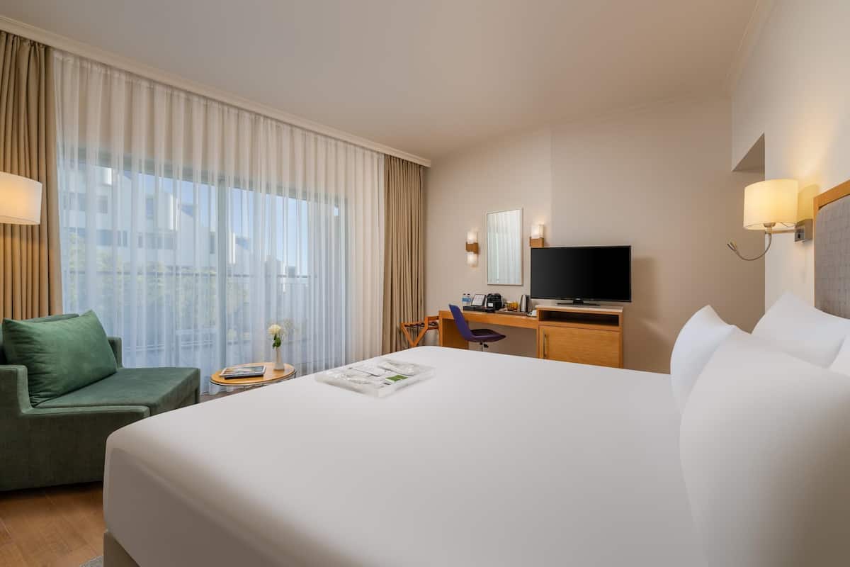 Standard Room, Balcony, Garden View | 1 bilik tidur, bar mini, peti besi dalam bilik, seterika/papan seterika