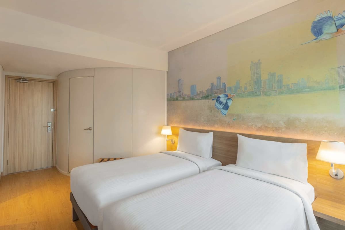 1 Schlafzimmer, Zimmersafe, Schreibtisch, laptopgeeigneter Arbeitsplatz