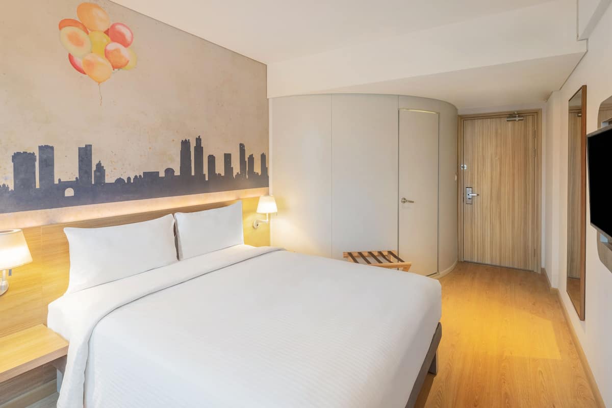 Standardzimmer, 1 Doppelbett | 1 Schlafzimmer, Zimmersafe, Schreibtisch, laptopgeeigneter Arbeitsplatz