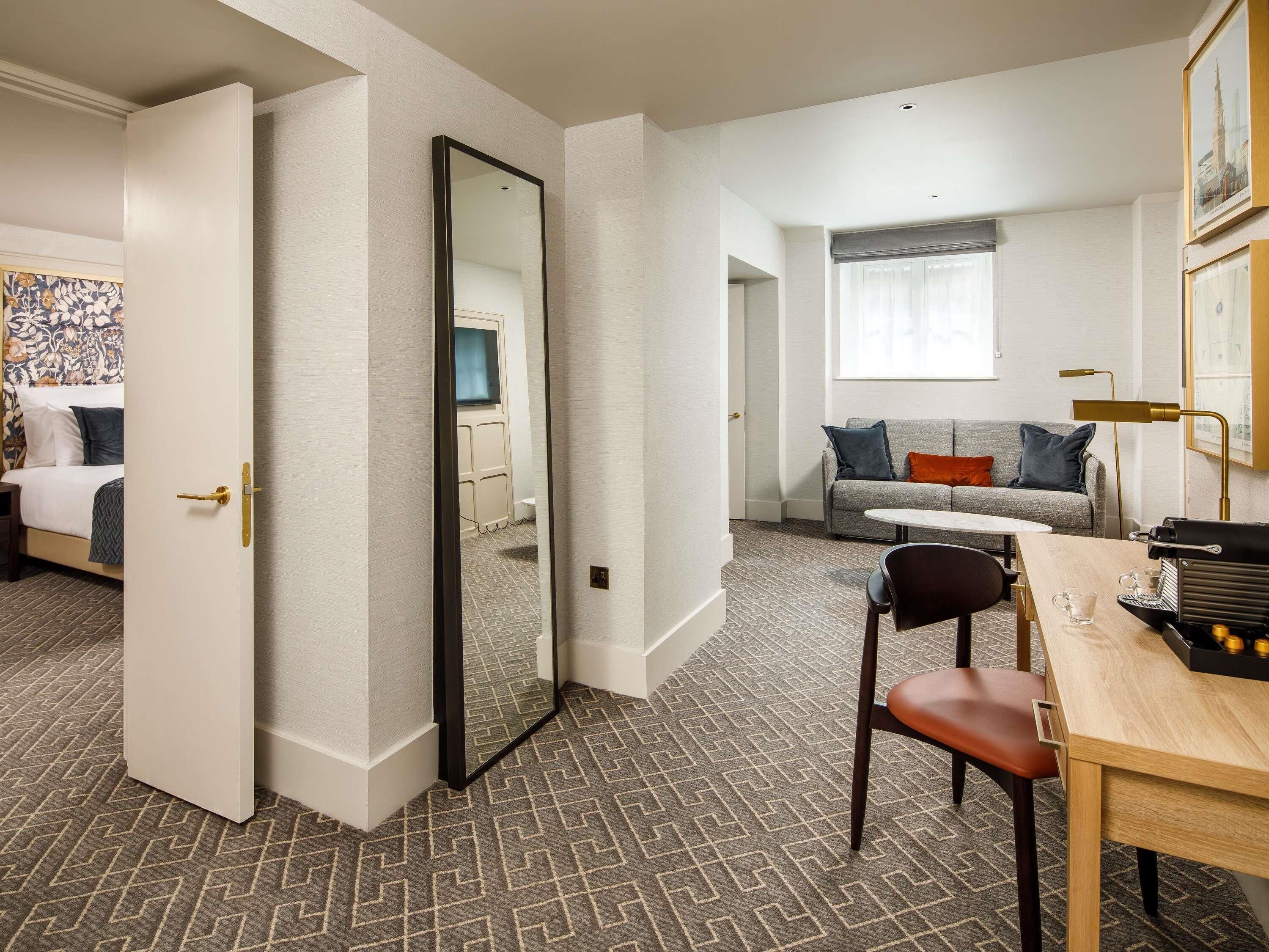 Junior Suite, 1 Double Bed with Sofa bed | Egyptian cotton sheets, premium bedding, memory foam beds, in-room safe