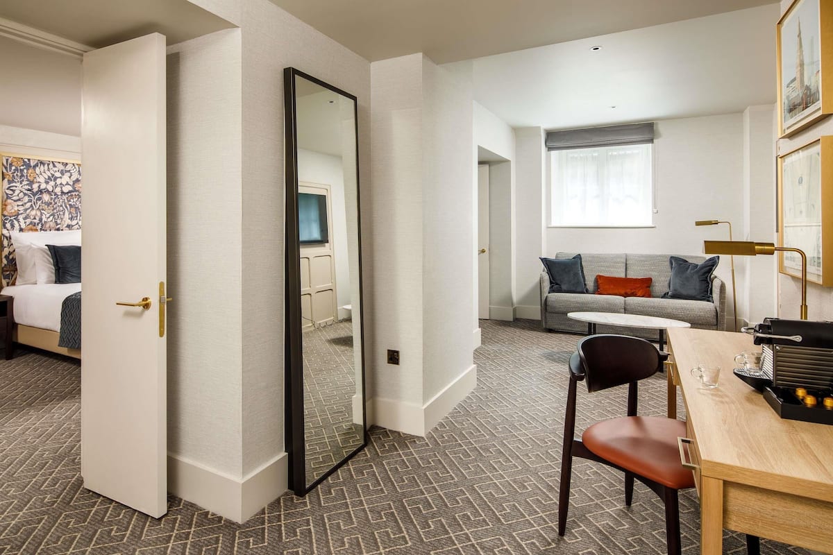 Junior Suite, 1 Double Bed with Sofa bed | Egyptian cotton sheets, premium bedding, memory foam beds, in-room safe