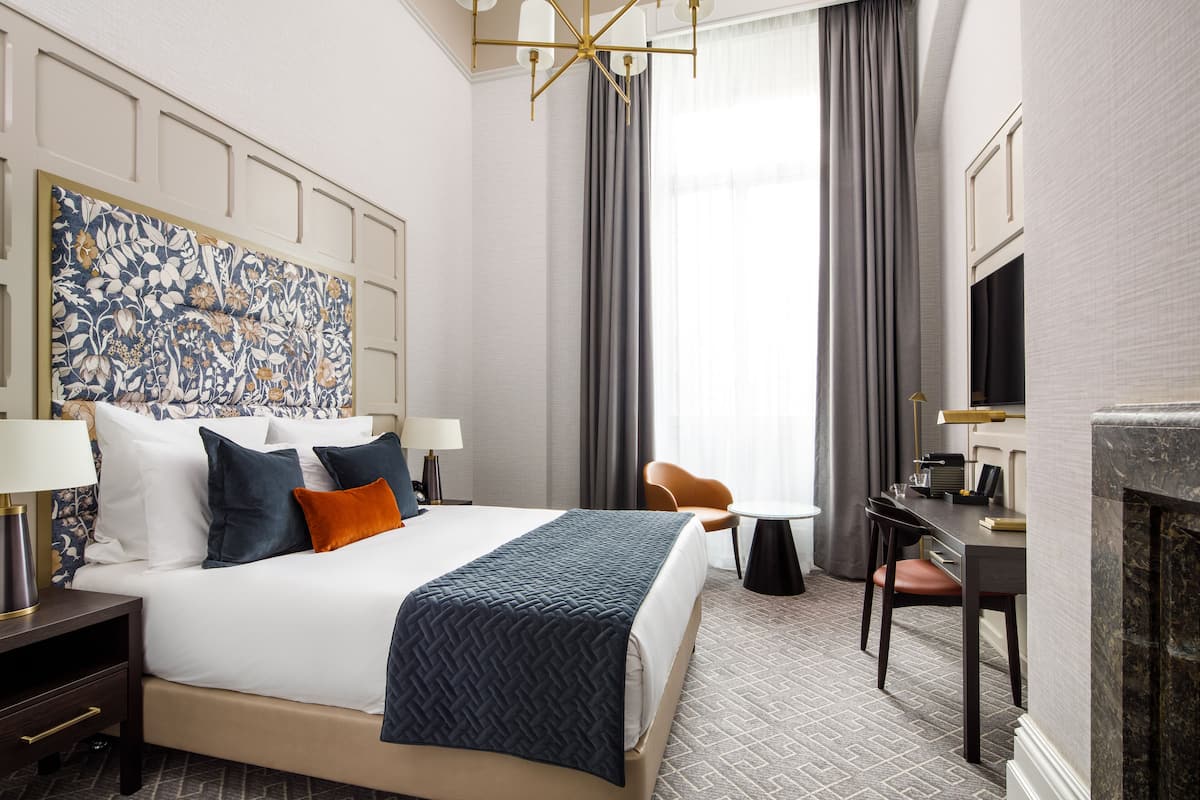 Egyptian cotton sheets, premium bedding, memory-foam beds, in-room safe