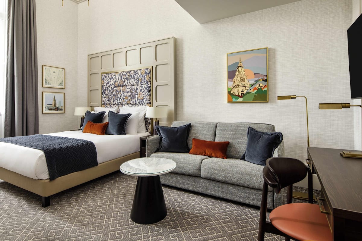 Executive Suite, 1 King Bed | Egyptian cotton sheets, premium bedding, memory foam beds, in-room safe