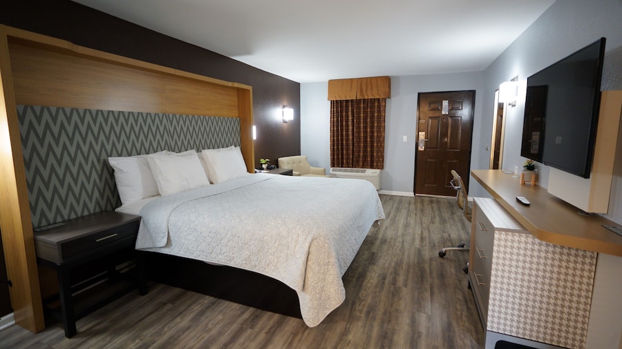 Columbus Inn and Suites