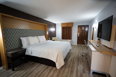 Columbus Inn and Suites