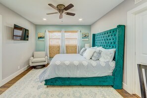 4 bedrooms, desk, iron/ironing board, free WiFi - The Peninsula - 1 Mile from Downtown Dallas, Texas (Dallas)