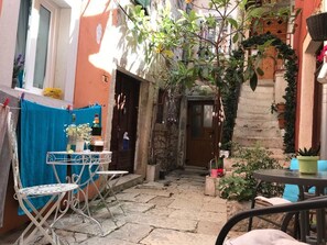 Outdoor dining - LIMONA - Studio Apartment (Rovinj)
