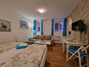 1 camera, ferro/asse da stiro, Wi-Fi gratuito, lenzuola