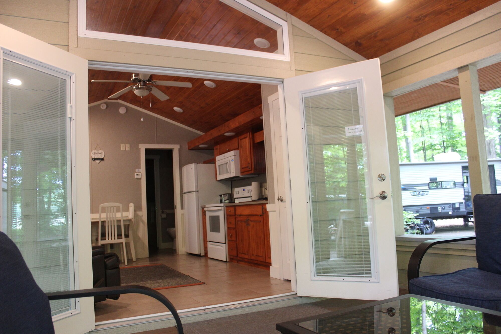 Fridge, oven, toaster, cookware/dishes/utensils