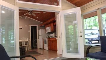 Fridge, oven, toaster, cookware/dishes/utensils