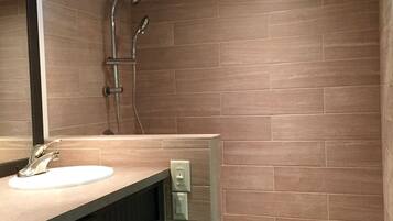 Shower, towels