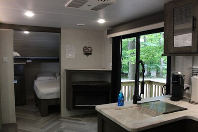 RV Rental #14 Sleeps 6 people