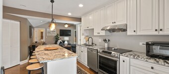 5 bed/3 Bath Home in the Heart of Fremont! Steps from the beach and boat launch!