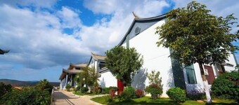 Taowowo Holiday Hotel