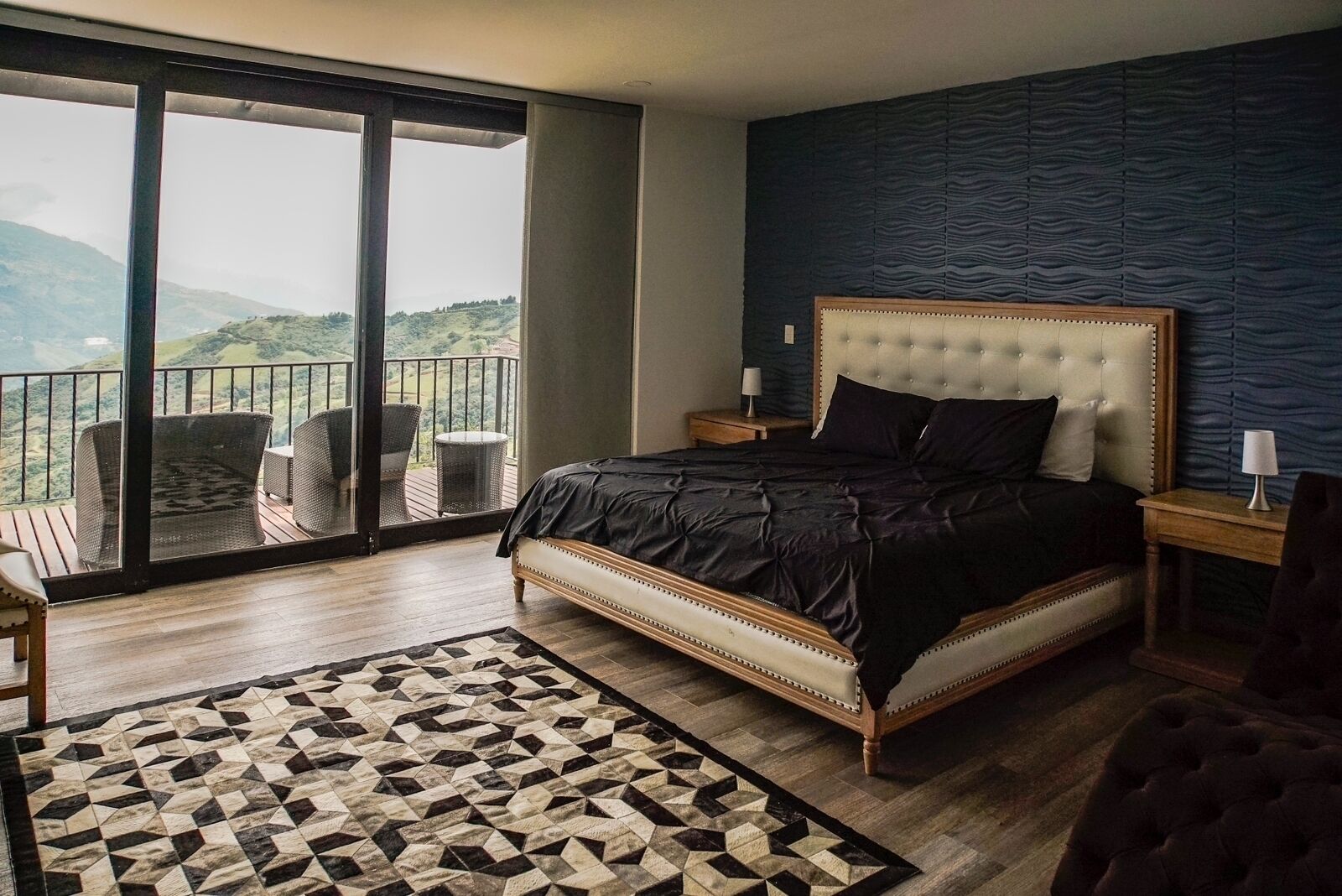 6 bedrooms, in-room safe, WiFi, bed sheets