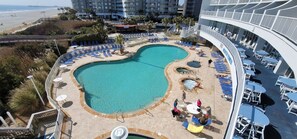 Alberca techada y alberca climatizada