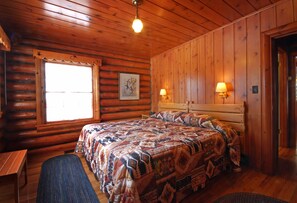 2 soverom, strykejern/-brett, wi-fi og sengetøy