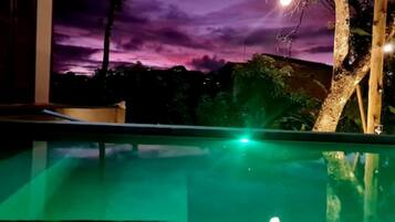 Piscine extérieure, piscine chauffée