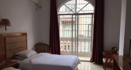 Dongxing Sijibianjie Hotel
