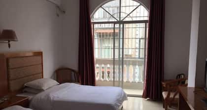 Dongxing Sijibianjie Hotel