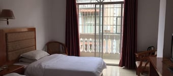 Dongxing Sijibianjie Hotel