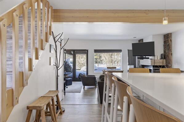 المنشأة من الداخل