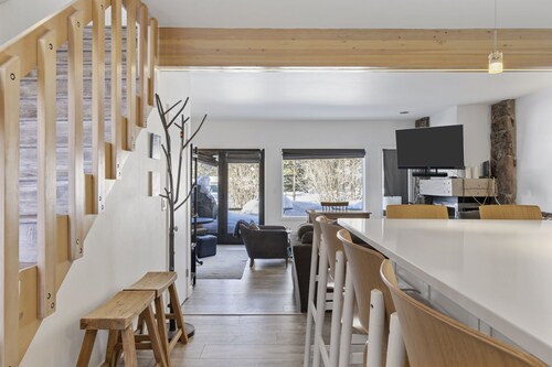 Outpost: South Teton B - Close to Town!