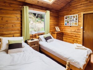 3 bedrooms, free WiFi, bed sheets