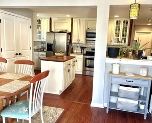 Fridge, microwave, oven, stovetop - 30 Steps to the Atlantic Ocean, Sunrises, Deck, Family Area for BBQ's & Fun (Carolina Beach)