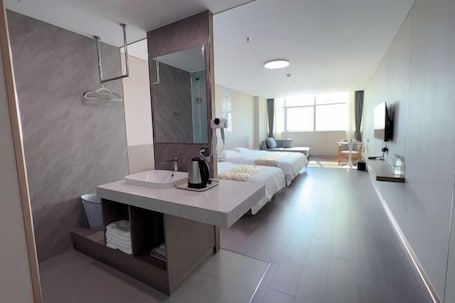 Room. Yintan Hotel
