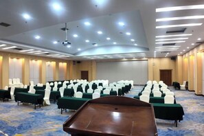 Unclassified image, 3 of 29, button - Yintan Hotel (Rushan)