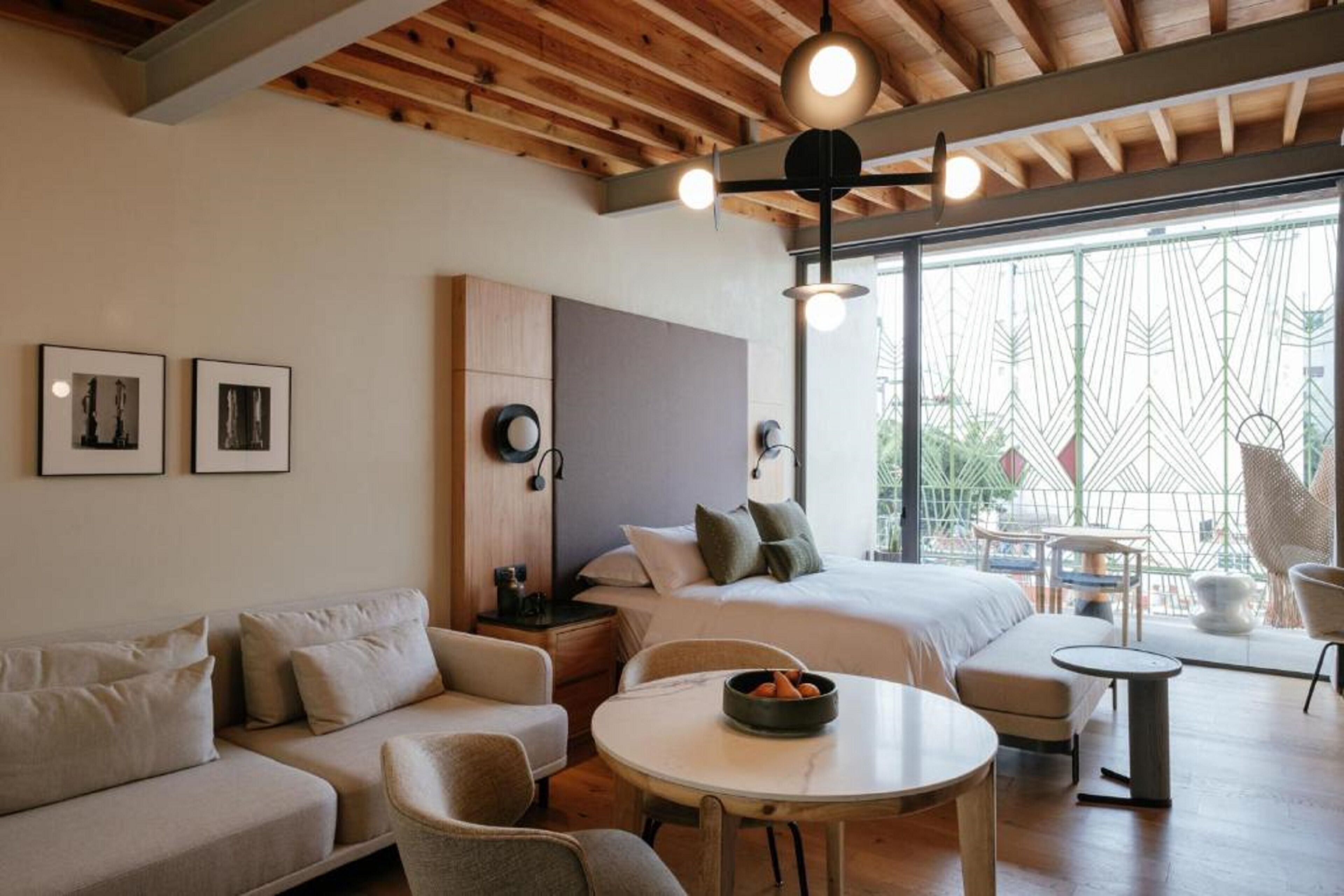 Vista frontal de la propiedad