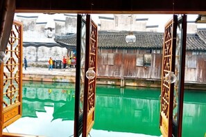 Room - Wuzhen Jinshui Minju (Tongxiang)