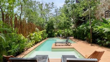 Alberca al aire libre