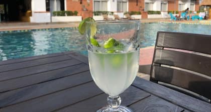 Hotel y Restaurante MesĂłn del Gitano