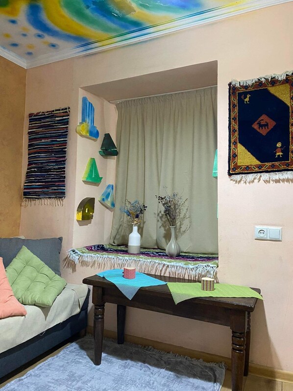 Family Apartment | Living area - Guest house in mtawminda (Tbilisi)