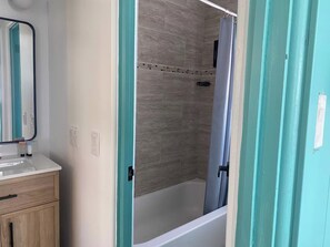 Premium Suite, 1 Queen Bed with Sofa bed | Bathroom | Hair dryer, towels, toilet paper - Oasis Palms (Treasure Island)