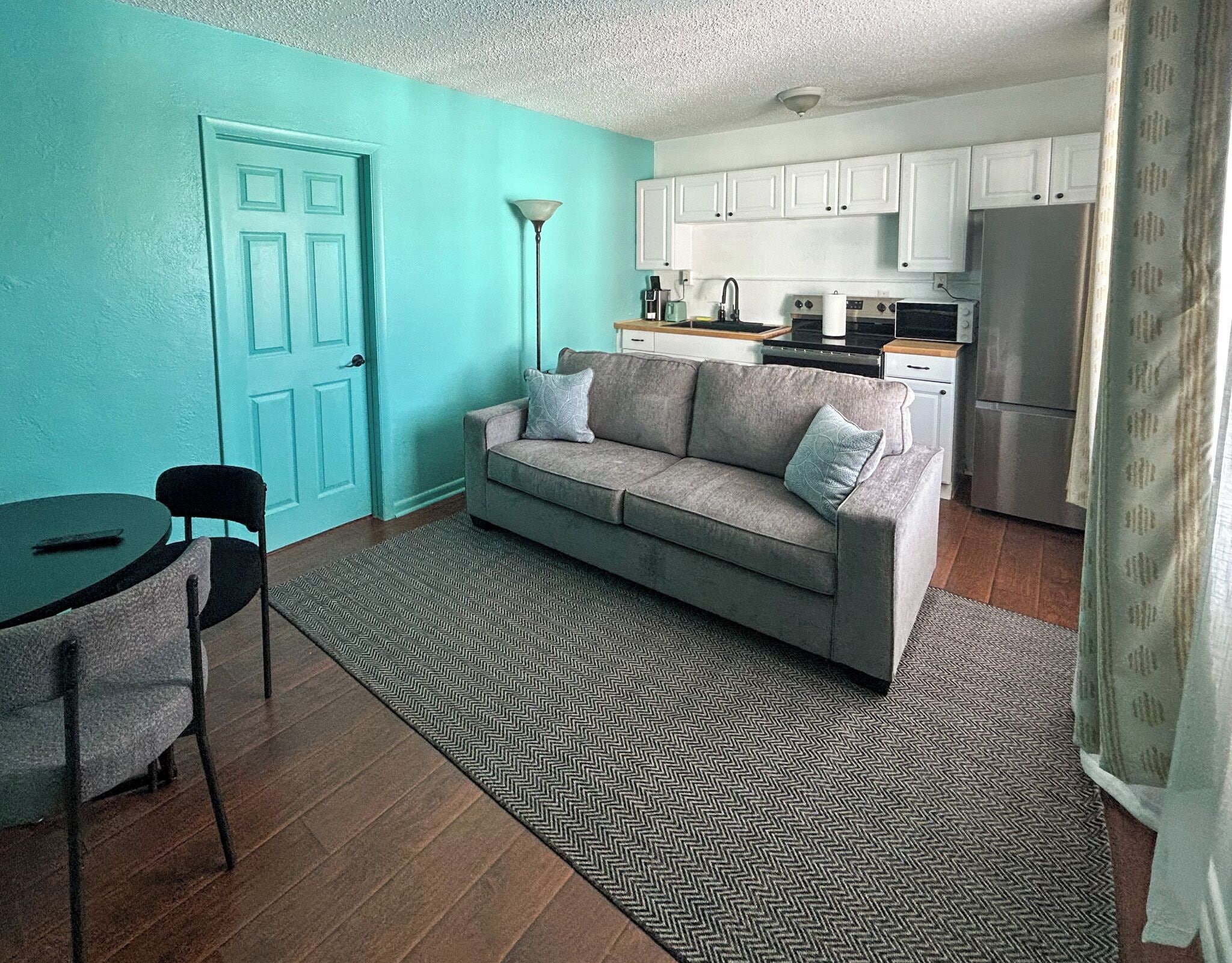 Svit Standard - 1 queensize-säng med bäddsoffa | Gratis wi-fi och sängkläder