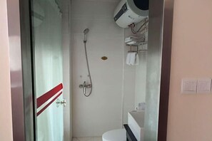 Bathroom - Taohuanyuan Hotel (Zongyang)