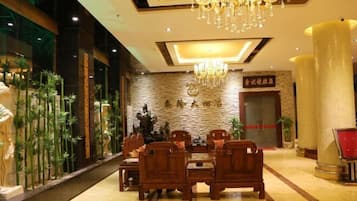 المنشأة من الداخل