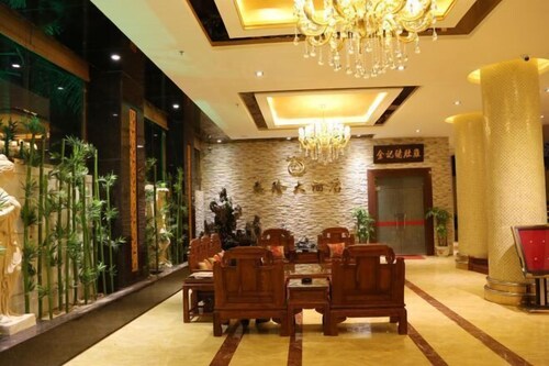 Tyrone Le Grand Large Hotel