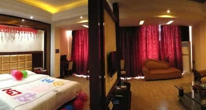 Tyrone Le Grand Large Hotel