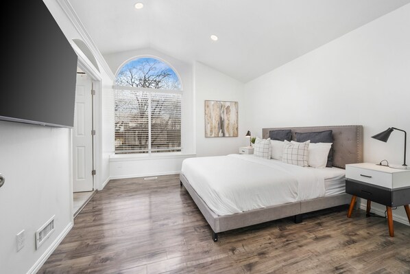 5 bedrooms, bed sheets