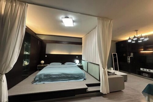 Shenzhen Yage Apartment (Luohu Control Point)