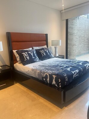 4 bedrooms, desk, free WiFi, bed sheets